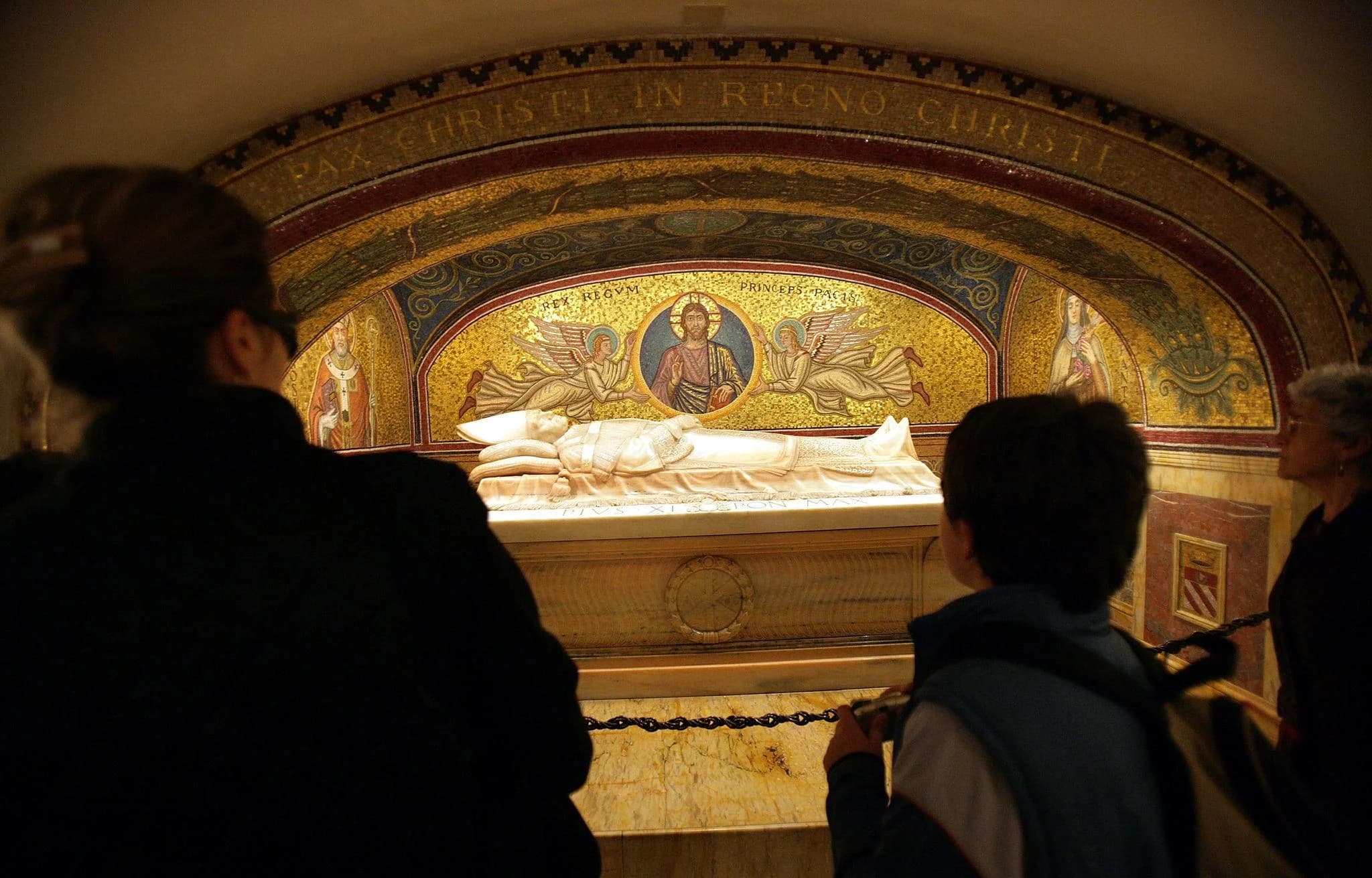 Ingresso e biglietti per Basilica di San Pietro, Piazza e Grotte Papali: Visita guidata pomeridiana