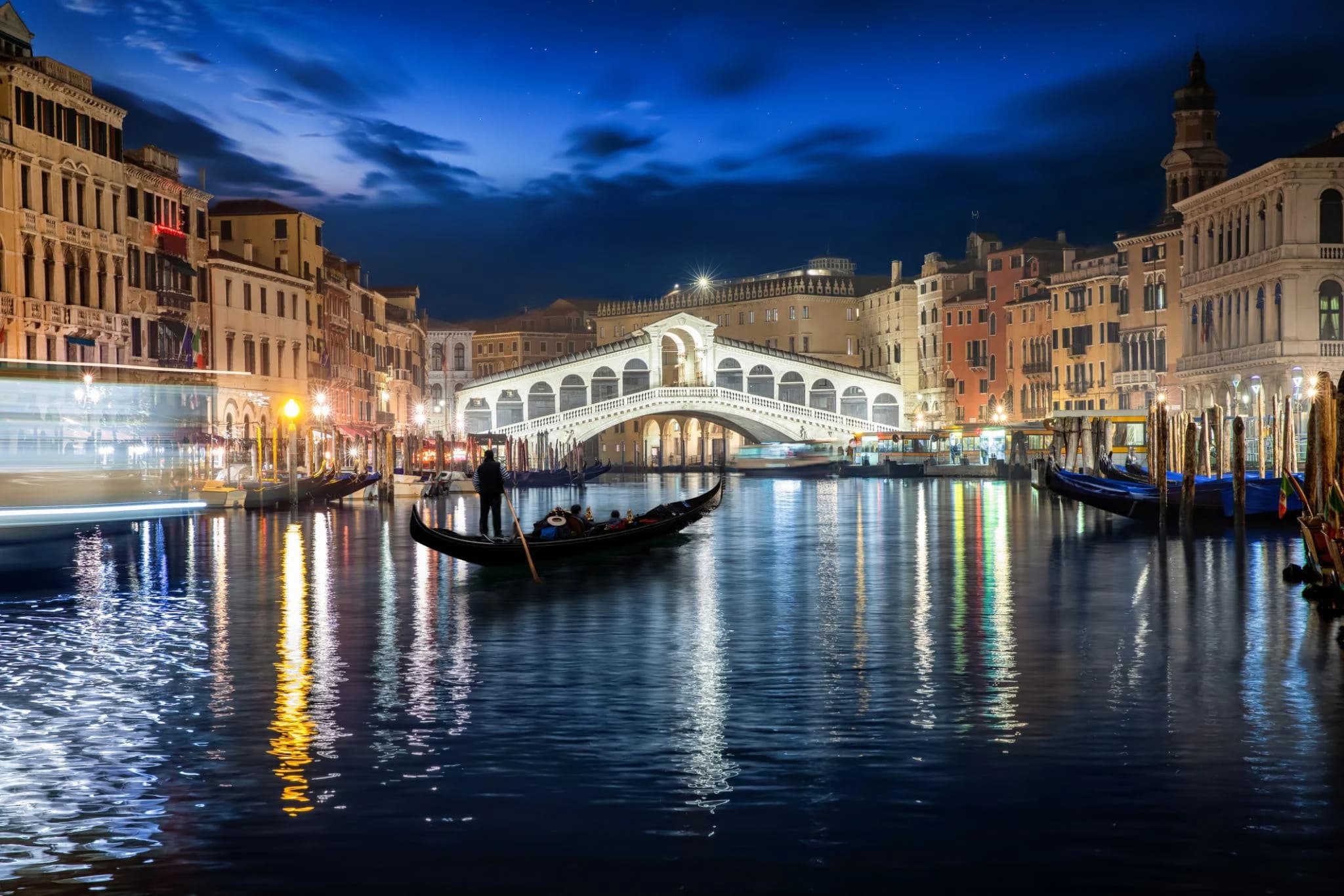 Ingresso e biglietti per CANAL GRANDE: ROMANTICO GIRO IN GONDOLA AUDIOGUIDATO