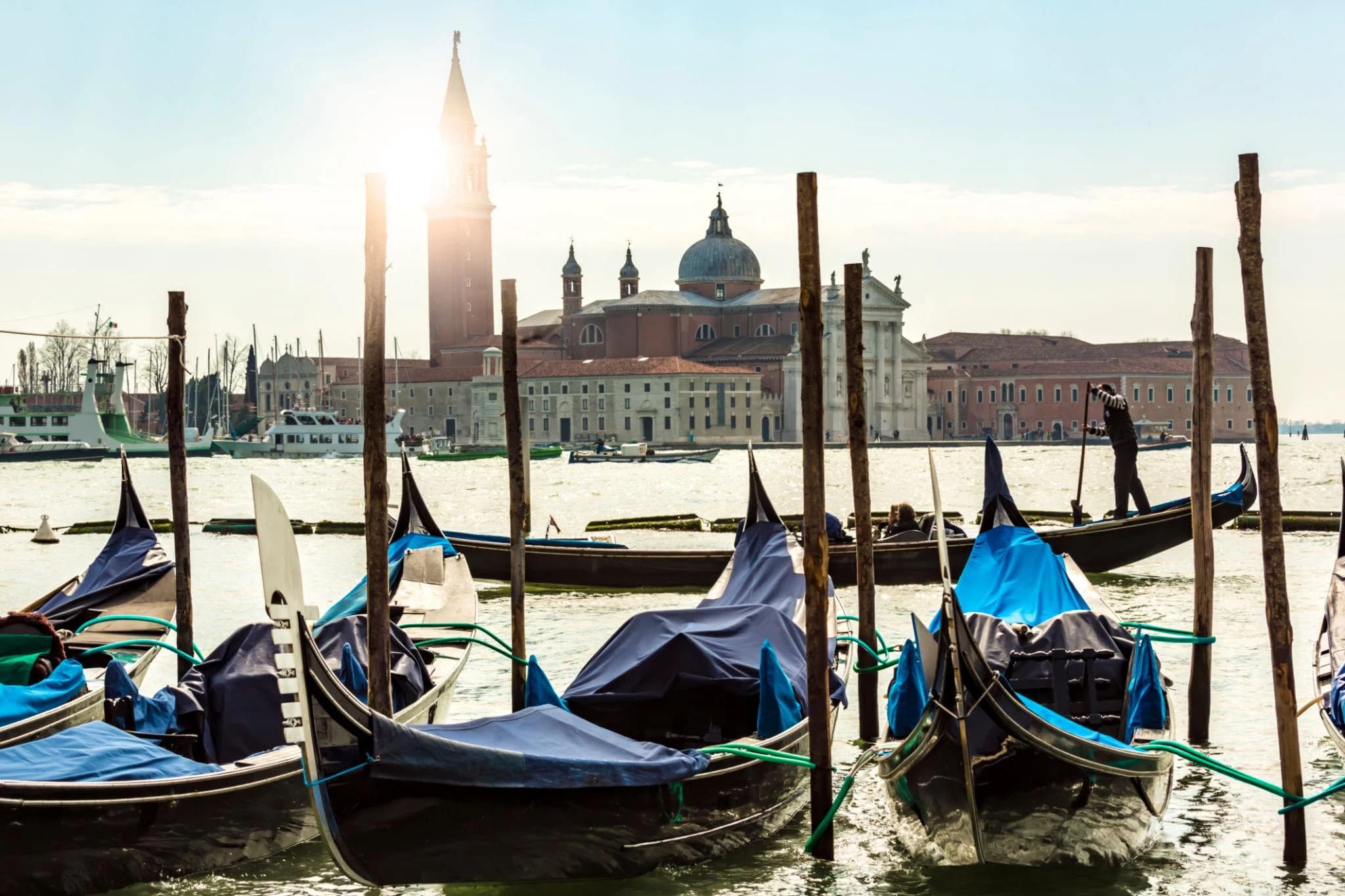 Ingresso e biglietti per CANAL GRANDE: ROMANTICO GIRO IN GONDOLA AUDIOGUIDATO