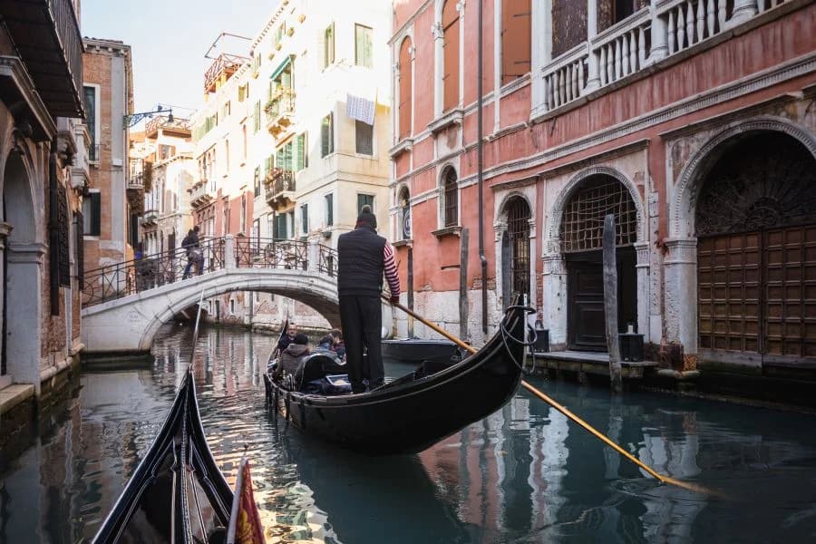 Ingresso e biglietti per CANAL GRANDE: ROMANTICO GIRO IN GONDOLA AUDIOGUIDATO