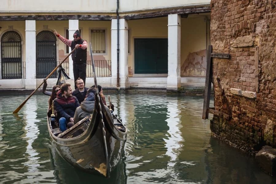 Ingresso e biglietti per CANAL GRANDE: ROMANTICO GIRO IN GONDOLA AUDIOGUIDATO