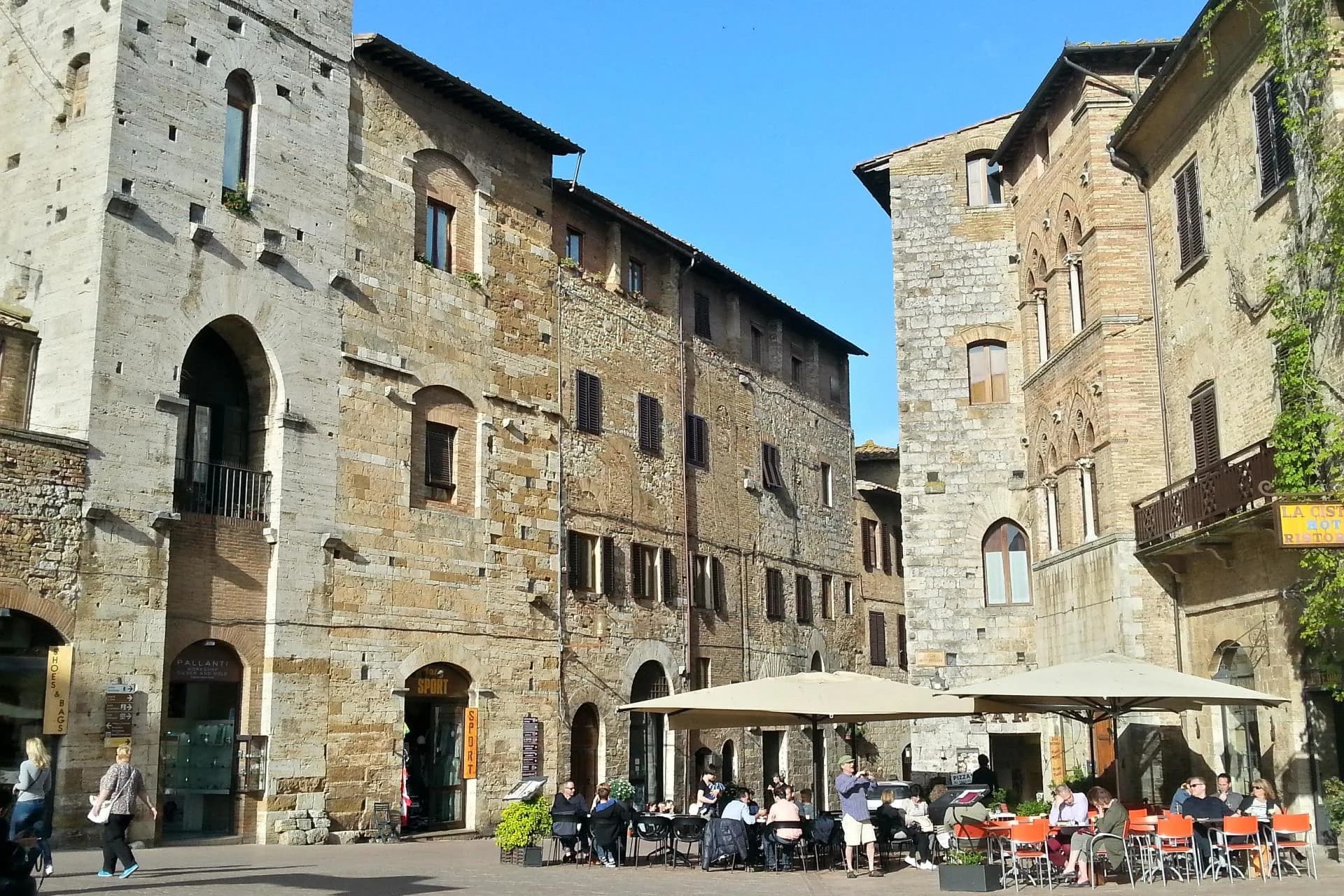 Ingresso e biglietti per Gita di un giorno con pranzo e degustazione di vini