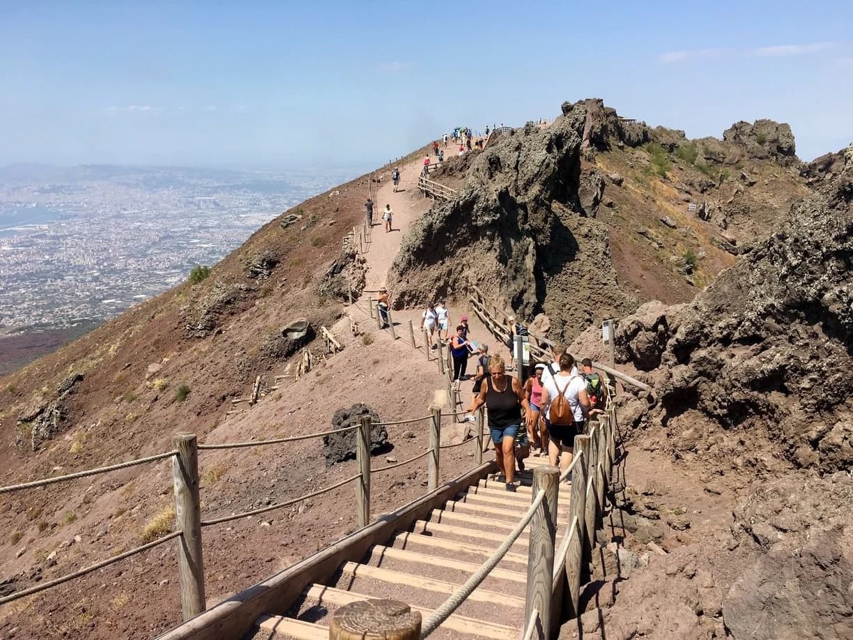 Ingresso e biglietti per POMPEI E VESUVIO CON PRANZO E DEGUSTAZIONE DI VINI