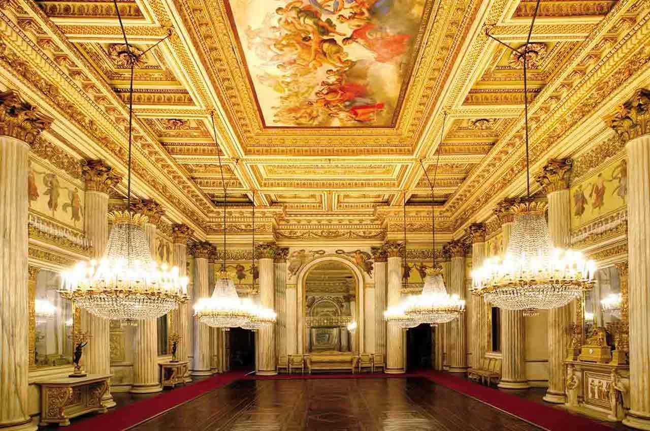 Ingresso e biglietti per Visita guidata a Palazzo Reale e giro città