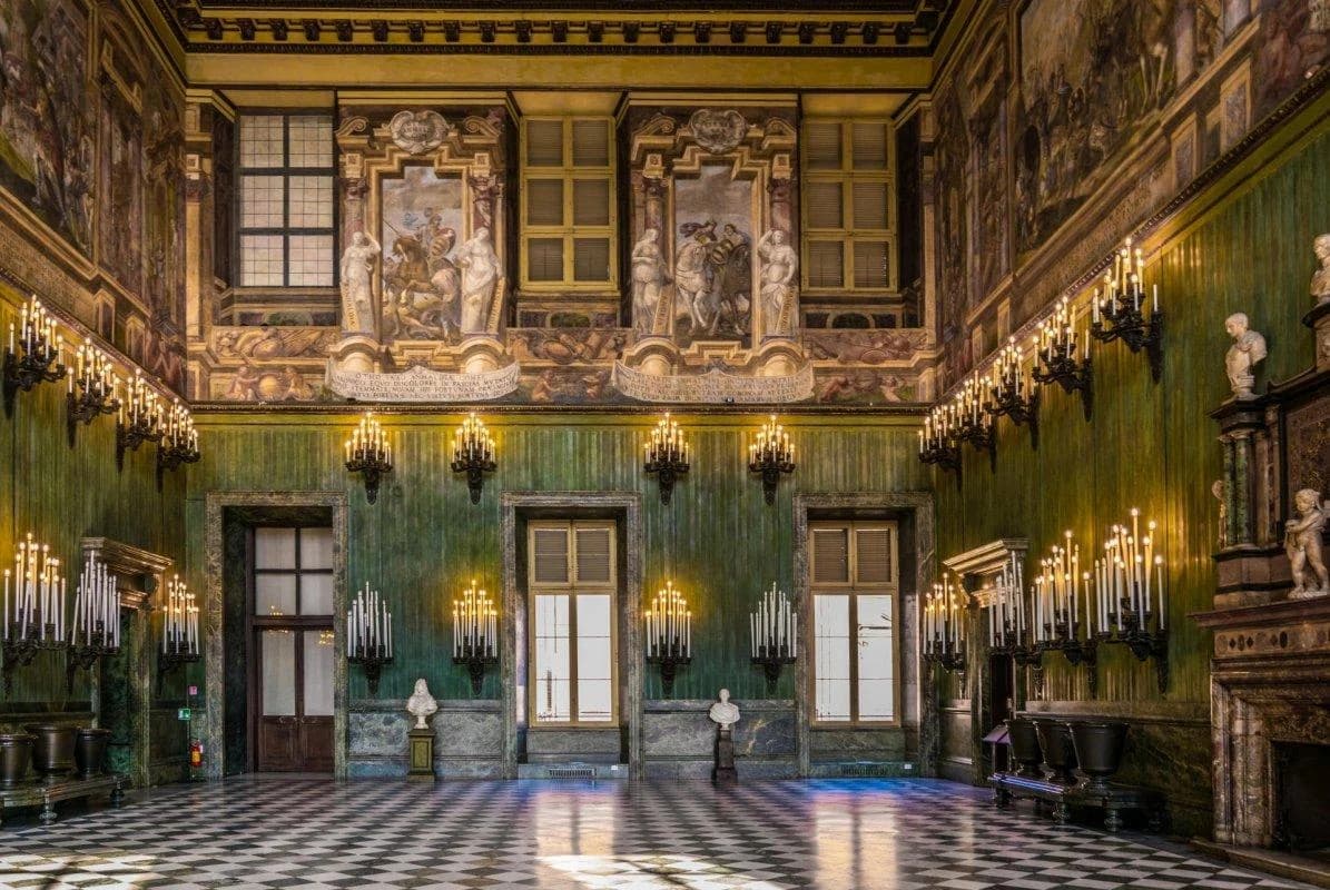 Ingresso e biglietti per Visita guidata a Palazzo Reale e giro città